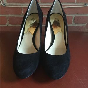 Michael KORS SWEDE PUMPS